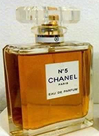 Plan du parfum coco de Chanel.