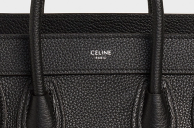 Zoom sur l'inscription Celine a l'avant du sac Luggage.