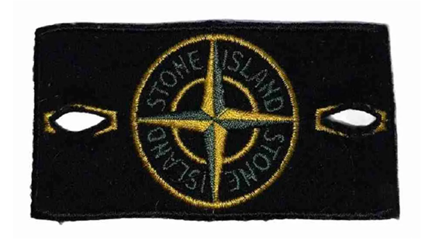 Image du badge d'une veste Stone Isand